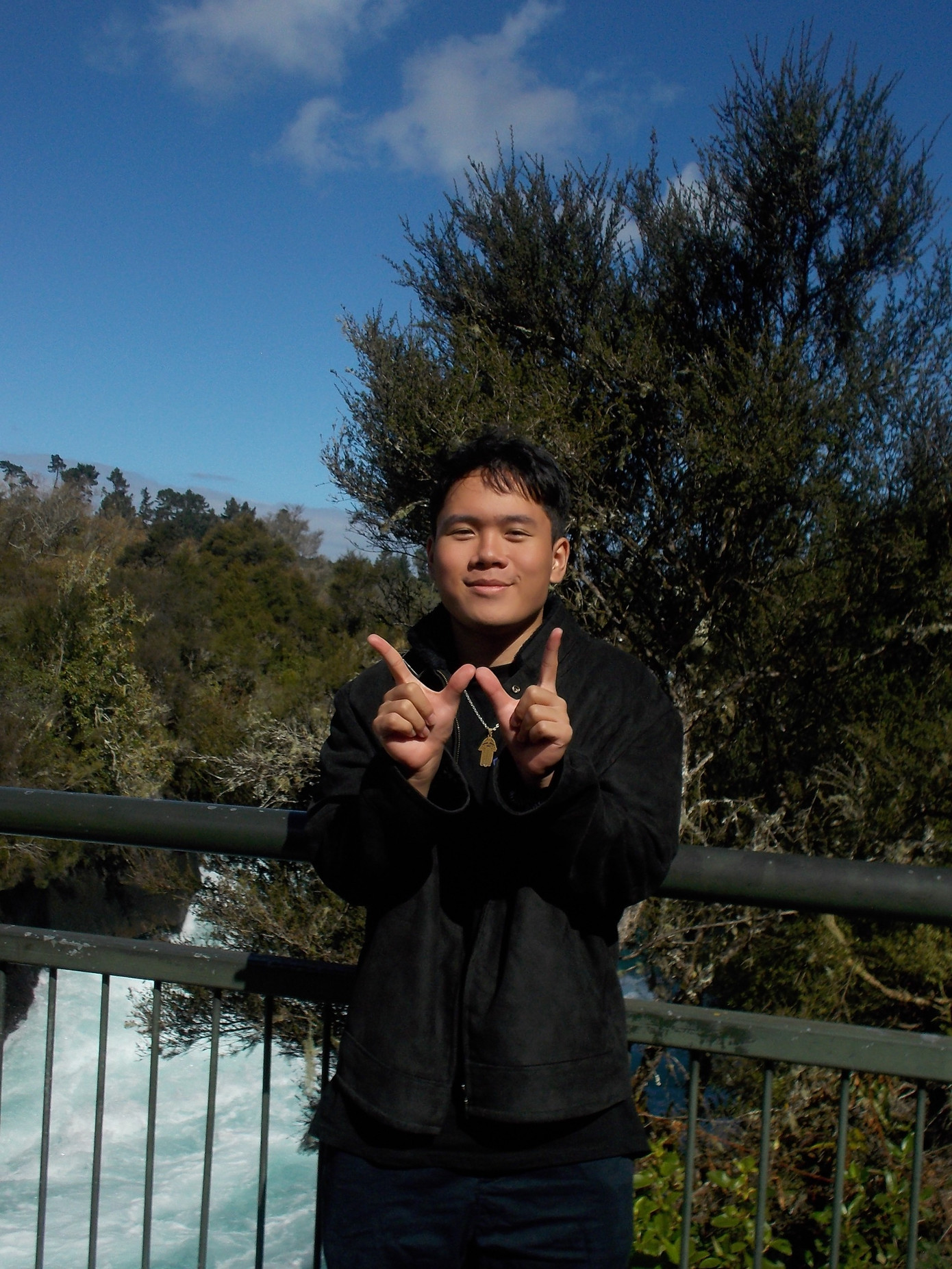 Nguyễn Tuấn Minh - nam sinh Việt bước vào cánh cửa đại học năm 16 tuổi. Nguyễn Tuấn Minh - nam sinh Việt bước vào cánh cửa đại học năm 16 tuổi.