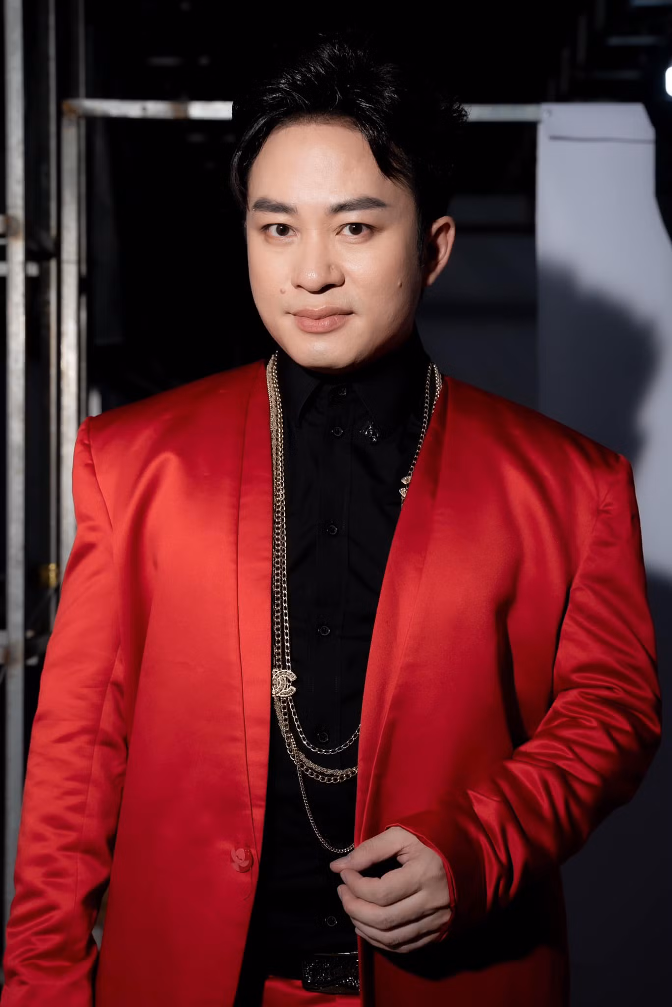 Tùng Dương cũng quyết định hoãn ra mắt dự án âm nhạc mới. Tùng Dương chia sẻ trên trang cá nhân: “Hiện tại, do hậu quả của cơn bão số 3 để lại rất nặng nề đối với các tỉnh, thành miền Bắc nói chung và các gia đình nói riêng, ê kíp Tùng Dương xin phép tạm hoãn ra mắt”.