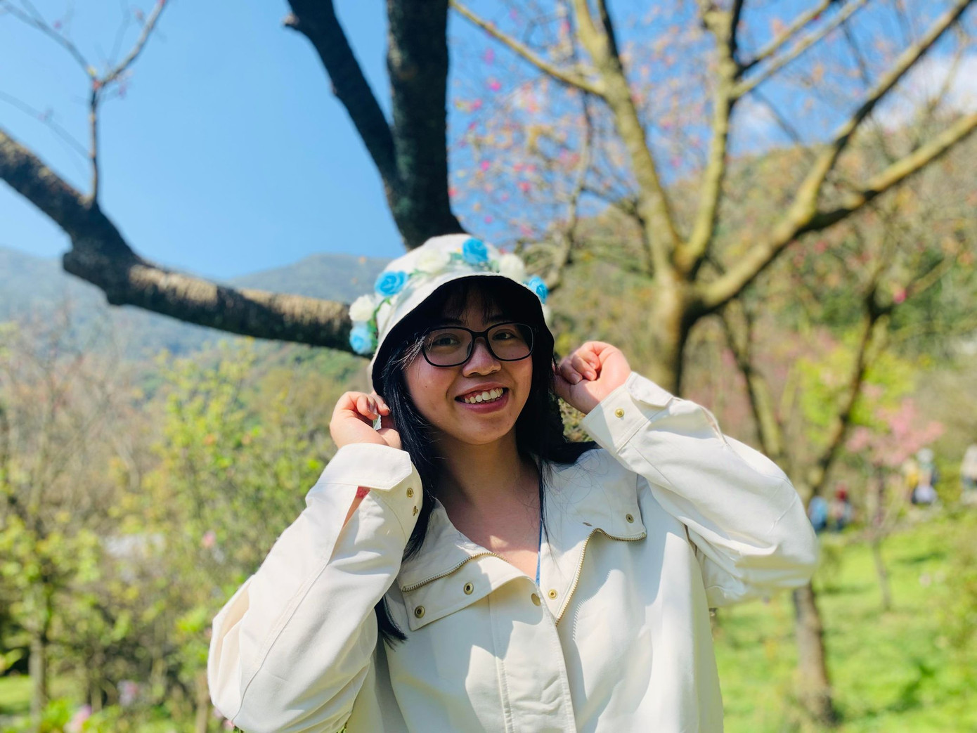 Lưu Ngọc Yến, đang làm việc tại Đài Loan. Cô gửi mọi người ở Việt Nam lời chúc mừng Năm mới từ phương xa, chúc Năm mới vui vẻ, vạn sự như ý, an lành, hạnh phúc!