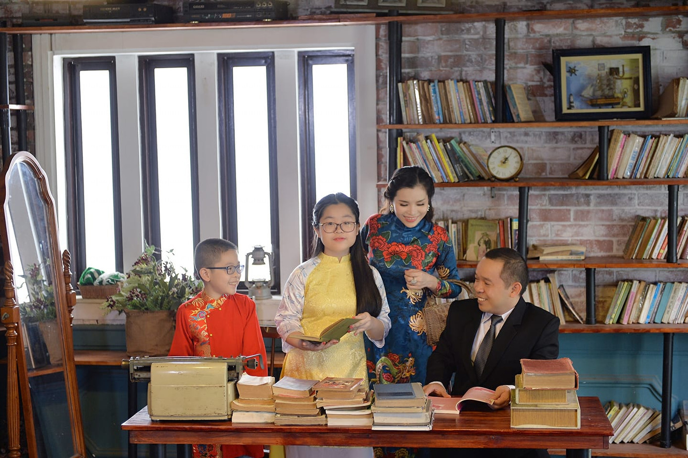 Anh Thư và gia đình. Anh Thư và gia đình.