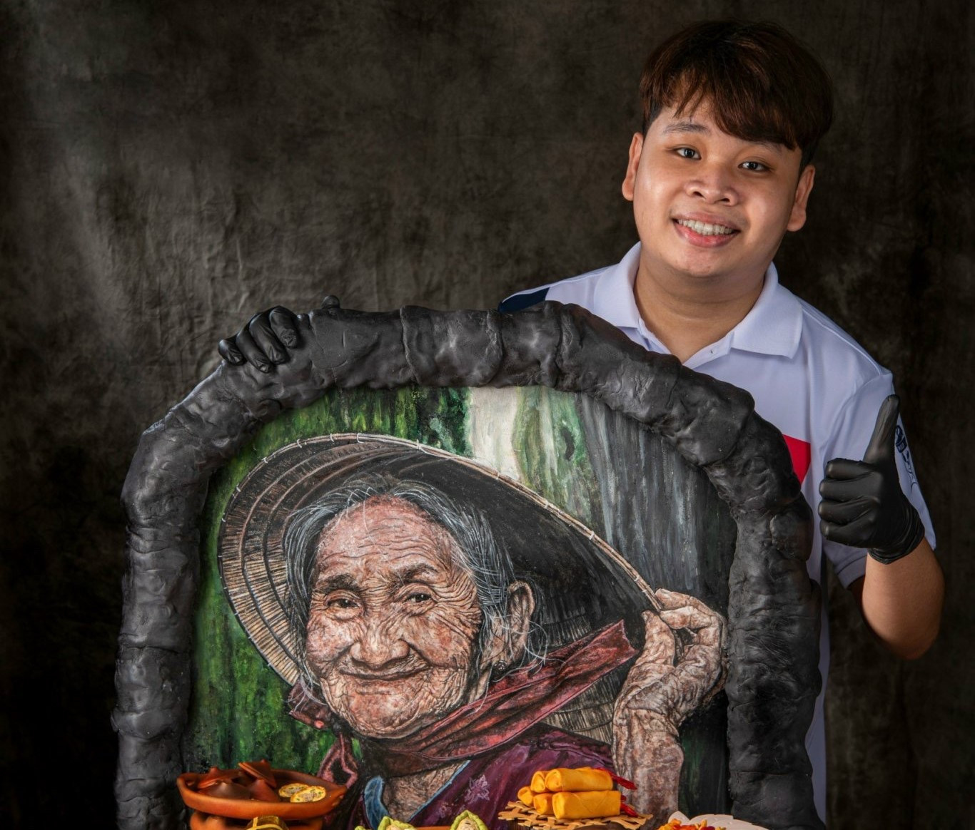 Thiên Ân và tác phẩm “Memories”. Thiên Ân và tác phẩm “Memories”.