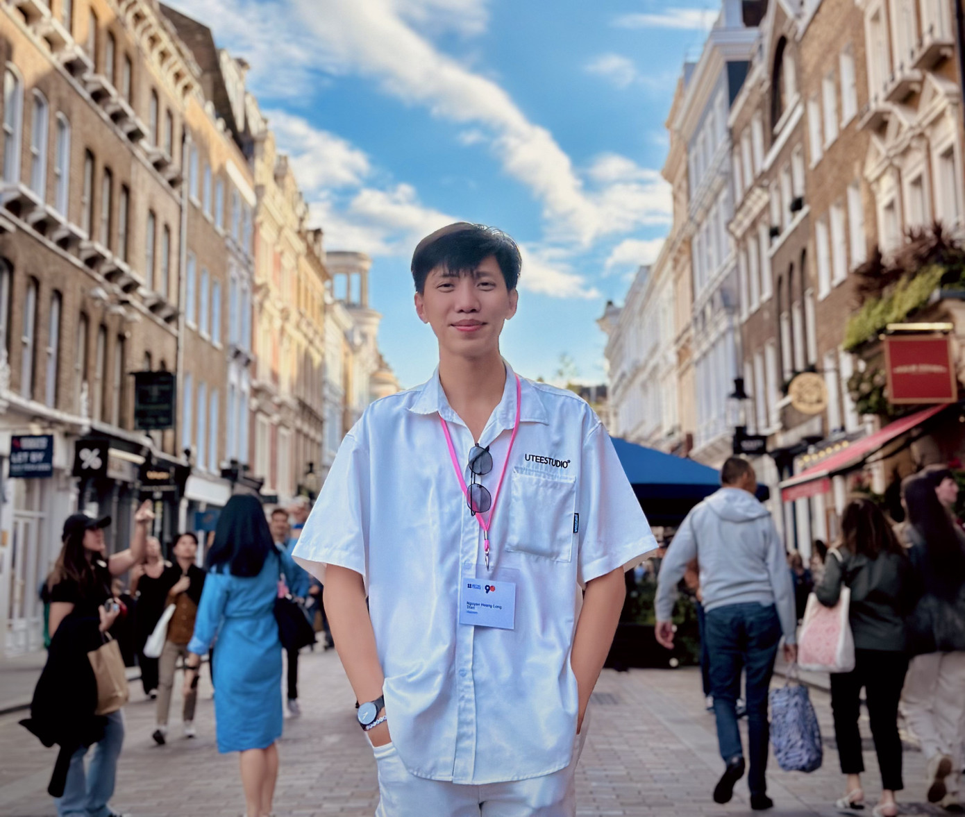 Trần Nguyễn Hoàng Long. Trần Nguyễn Hoàng Long.