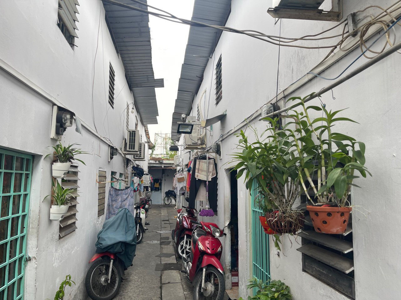 Những khu trọ có lối đi rộng rãi, thông thoáng trở thành một trong những lựa chọn ưu tiên của sinh viên. Những khu trọ có lối đi rộng rãi, thông thoáng trở thành một trong những lựa chọn ưu tiên của sinh viên.