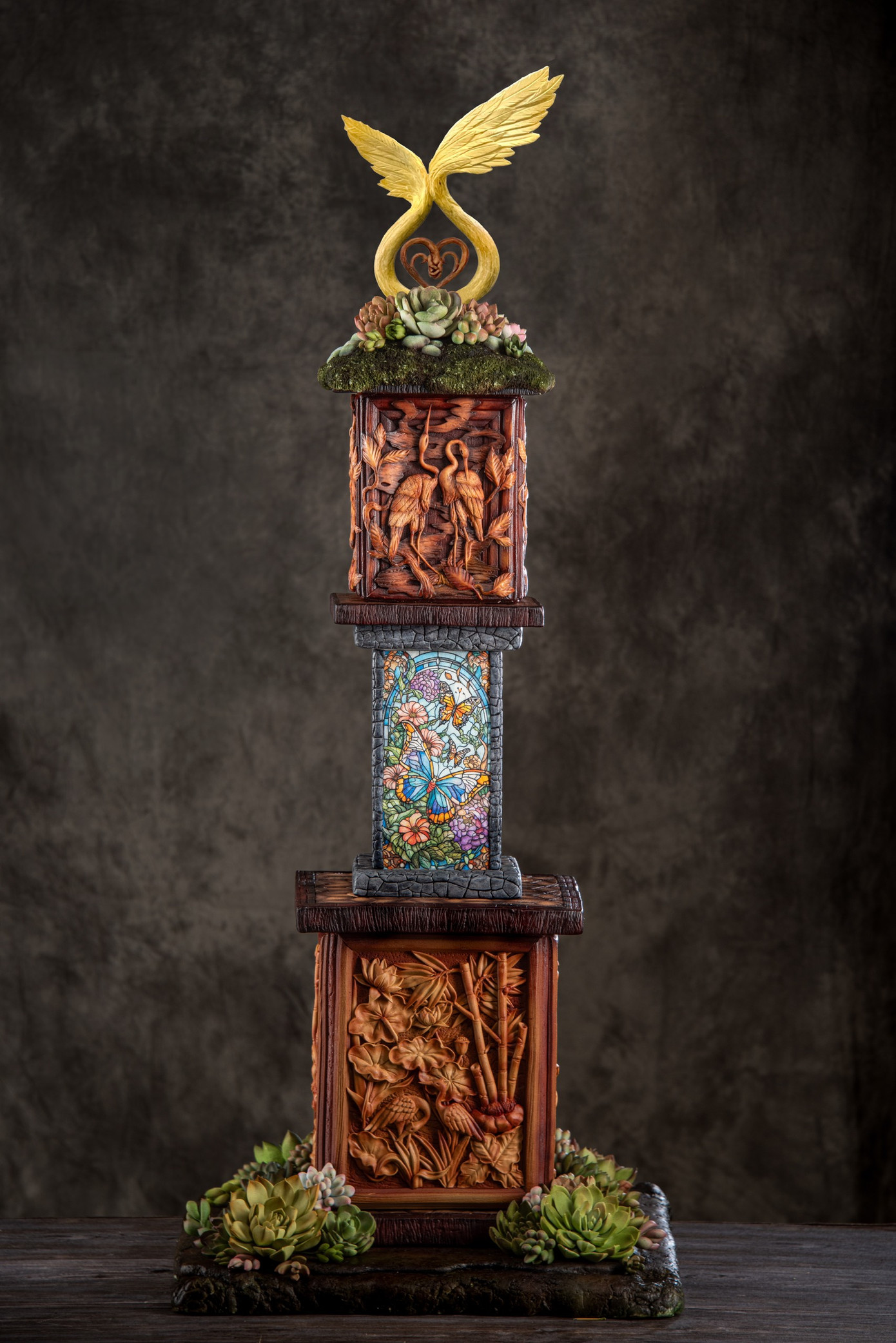 Tác phẩm bánh nghệ thuật "Harmony" do Thiên Ân tạo hình kỳ công. Tác phẩm bánh nghệ thuật "Harmony" do Thiên Ân tạo hình kỳ công.