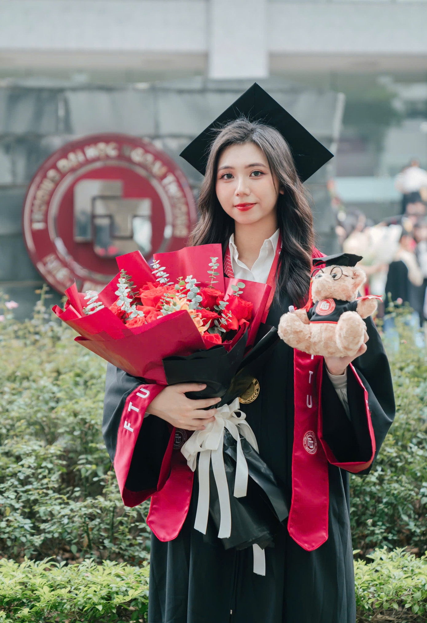 Thu Trang hy vọng thời gian tới, sẽ trải nghiệm học tập trong môi trường đa văn hoá, thảo luận và học tập cùng bạn bè đến từ khắp nơi trên thế giới. Thu Trang hy vọng thời gian tới, sẽ trải nghiệm học tập trong môi trường đa văn hoá, thảo luận và học tập cùng bạn bè đến từ khắp nơi trên thế giới.