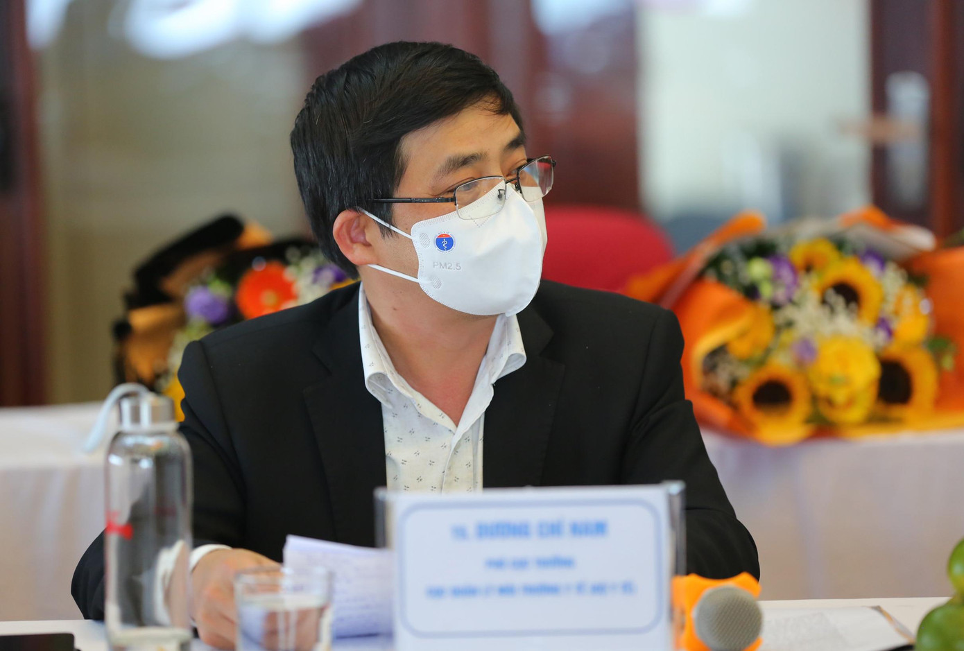 Tọa đàm trực tuyến: Những chiến sĩ áo trắng trở về từ tâm dịch ảnh 5