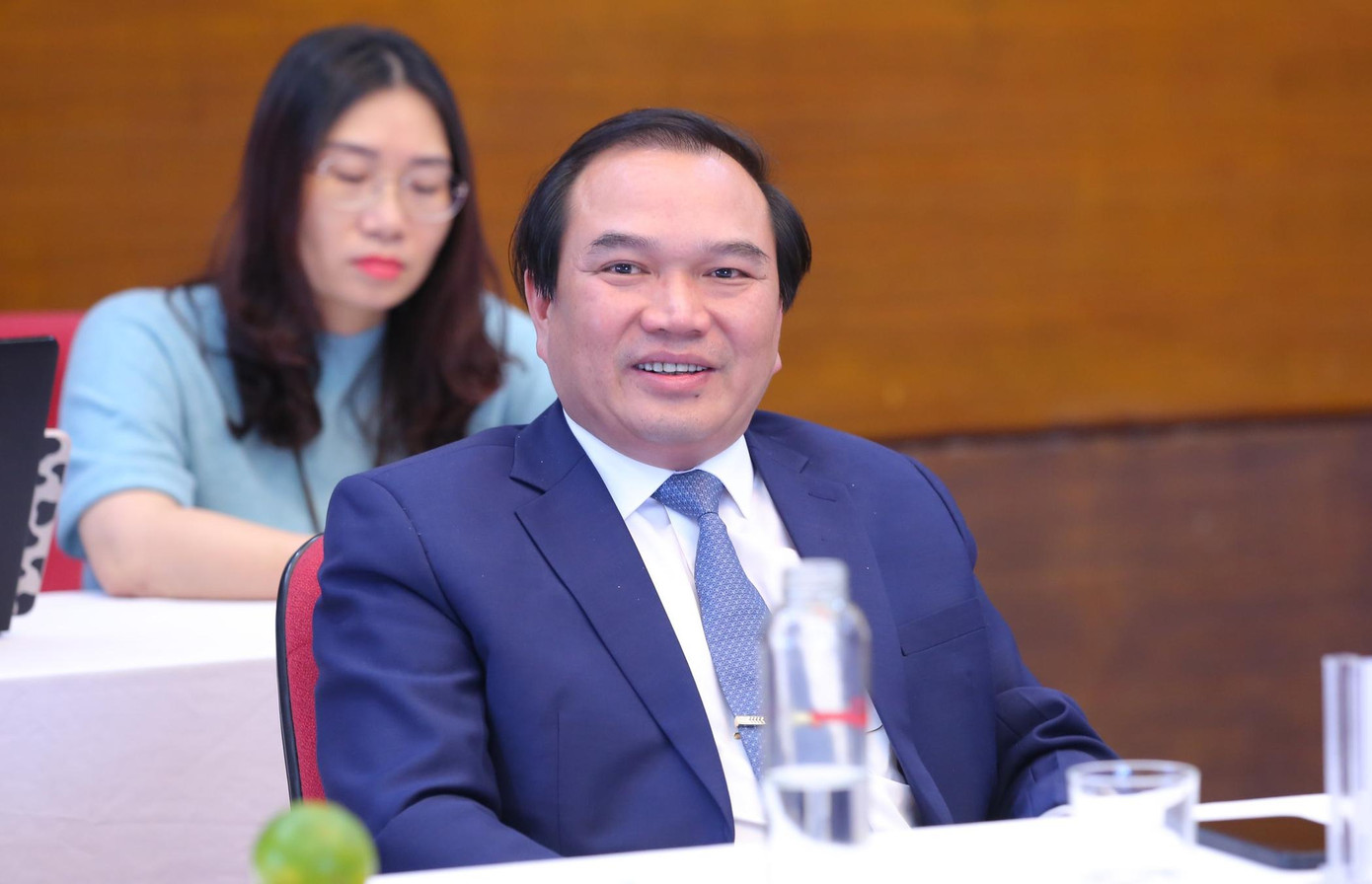 Tọa đàm trực tuyến: Những chiến sĩ áo trắng trở về từ tâm dịch ảnh 9