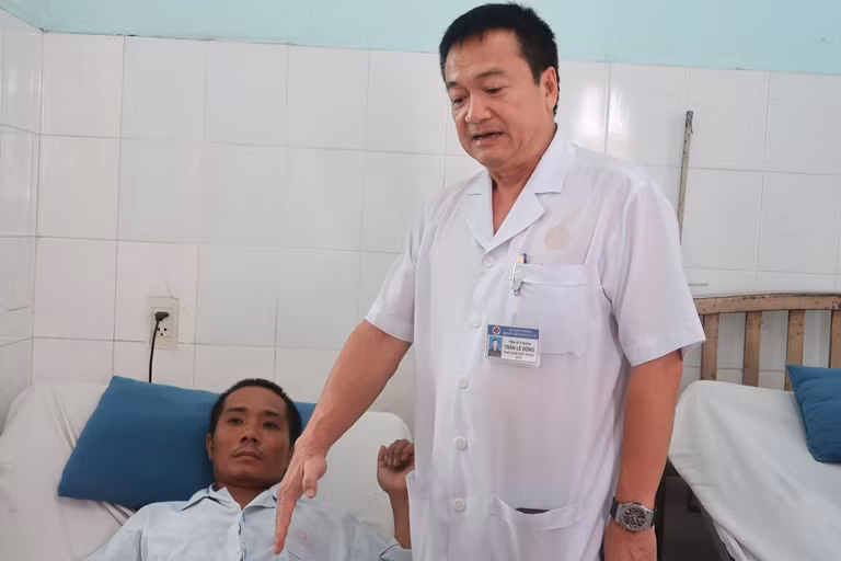40 ngày ngoạn mục đưa ngư dân Trường Sa từ cõi chết trở về ảnh 1
