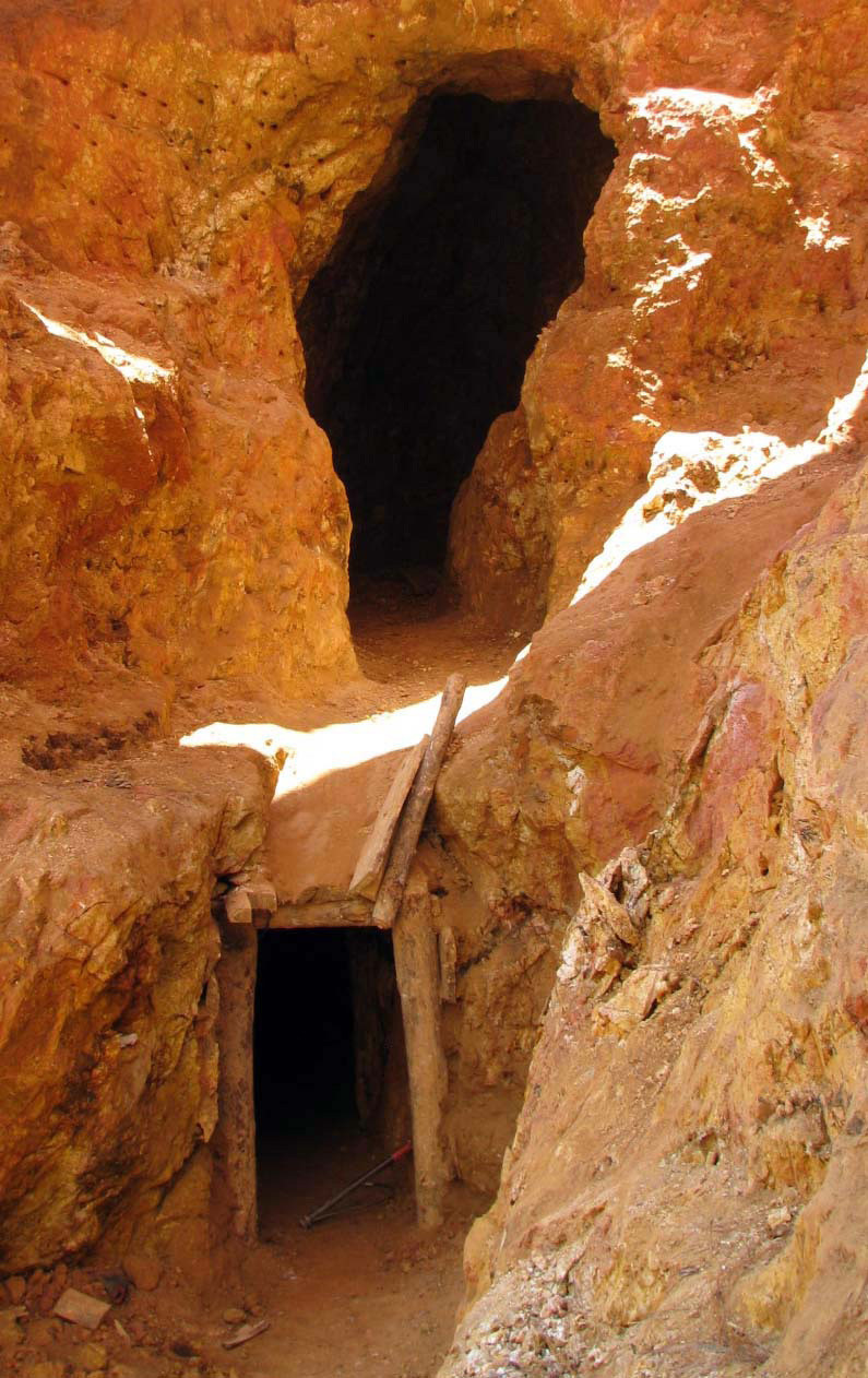 Địa đạo có nhiều tầng