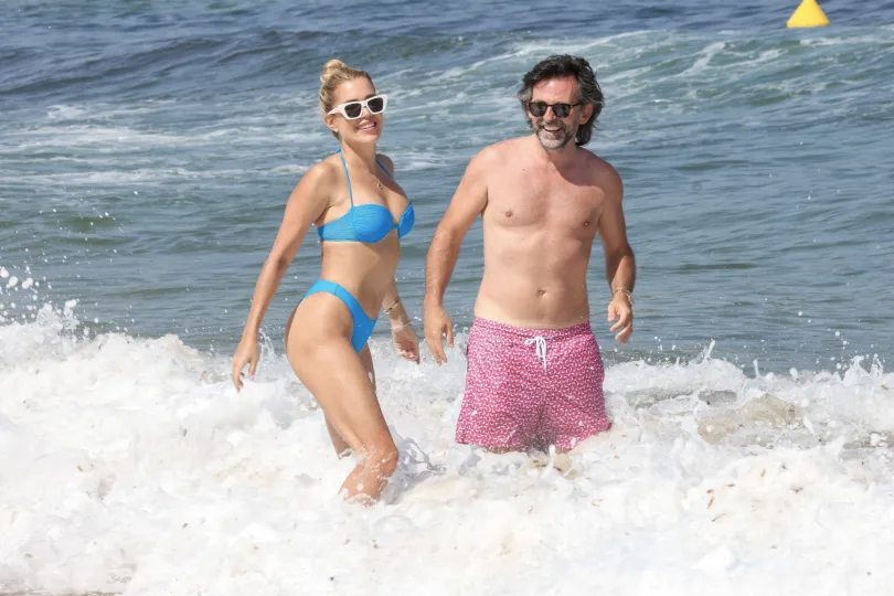 Vợ chồng cô kết hôn vào tháng 9 năm 2020 và liên tục thể hiện tình cảm mặn nồng mỗi lần đi nghỉ khiến công chúng không khỏi ngưỡng mộ.