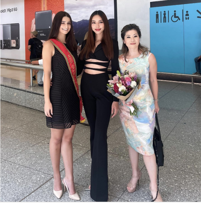 Thùy Tiên và bà Teresa được chào đón khi tới Bồ Đào Nha.