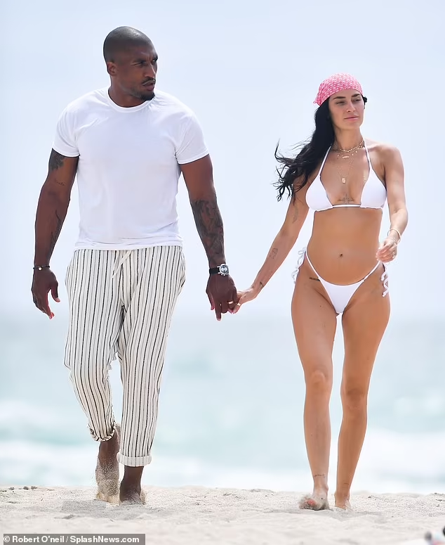 Kể từ khi gặp nhau vào năm 2011 và làm đám cưới 6 năm sau đó, cặp đôi được nhận xét có tướng phu thê khi gương mặt khá giống nhau và được nhiều người hâm mộ, gia đình ủng hộ, chúc phúc.