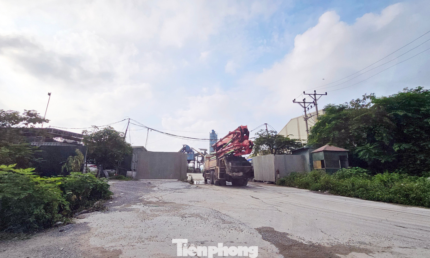 Theo nguồn tin, mới đây Phòng Cảnh sát điều tra tội phạm về tham nhũng, kinh tế, buôn lậu Công an TP Hà Nội có văn bản đề nghị UBND quận Hà Đông phối hợp cung cấp tài liệu, hồ sơ pháp lý Dự án Khu nhà ở sinh thái Đồng Mai và kiểm tra quá trình hoạt động của trạm bê tông Phúc Thành nằm trong khuôn viên Khu nhà ở sinh thái Đồng Mai để phục vụ công tác xác minh vụ việc liên quan đến dự án.