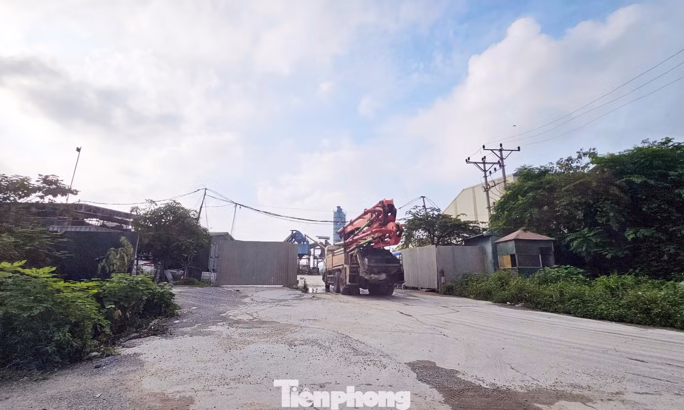 Theo nguồn tin, mới đây Phòng Cảnh sát điều tra tội phạm về tham nhũng, kinh tế, buôn lậu Công an TP Hà Nội có văn bản đề nghị UBND quận Hà Đông phối hợp cung cấp tài liệu, hồ sơ pháp lý Dự án Khu nhà ở sinh thái Đồng Mai và kiểm tra quá trình hoạt động của trạm bê tông Phúc Thành nằm trong khuôn viên Khu nhà ở sinh thái Đồng Mai để phục vụ công tác xác minh vụ việc liên quan đến dự án.