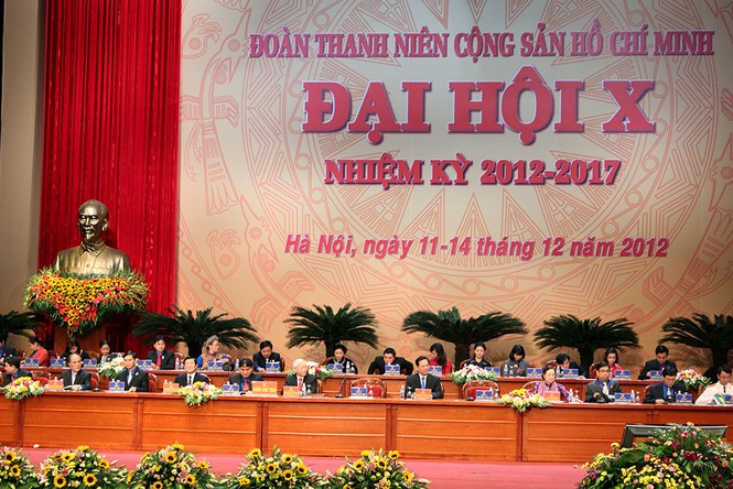 Đại hội Đoàn toàn quốc lần thứ X đã nêu cao khẩu hiệu "Tuổi trẻ Việt Nam xây hoài bão lớn, rèn đức, luyện tài, đoàn kết, sáng tạo, xung kích xây dựng và bảo vệ Tổ quốc". Ảnh: Xuân Tùng Đại hội Đoàn toàn quốc lần thứ X đã nêu cao khẩu hiệu "Tuổi trẻ Việt Nam xây hoài bão lớn, rèn đức, luyện tài, đoàn kết, sáng tạo, xung kích xây dựng và bảo vệ Tổ quốc". Ảnh: Xuân Tùng