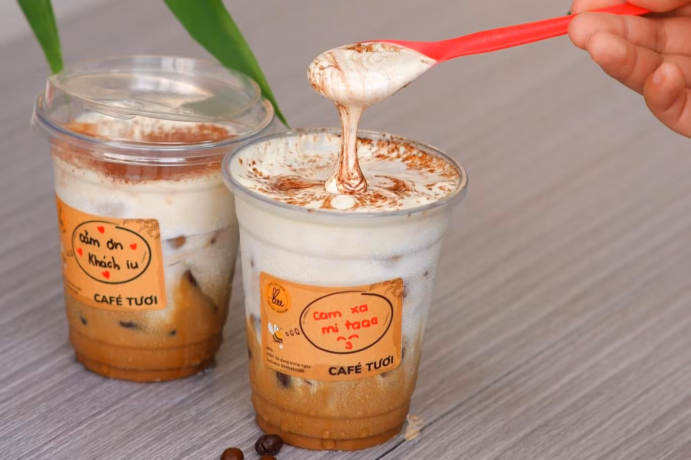 Nhiều hương vị kết hợp trong ly cafe muối: vị đắng của cafe, vị béo của kem, vị ngọt của sữa và vị mặn của muối (Ảnh: NVCC).