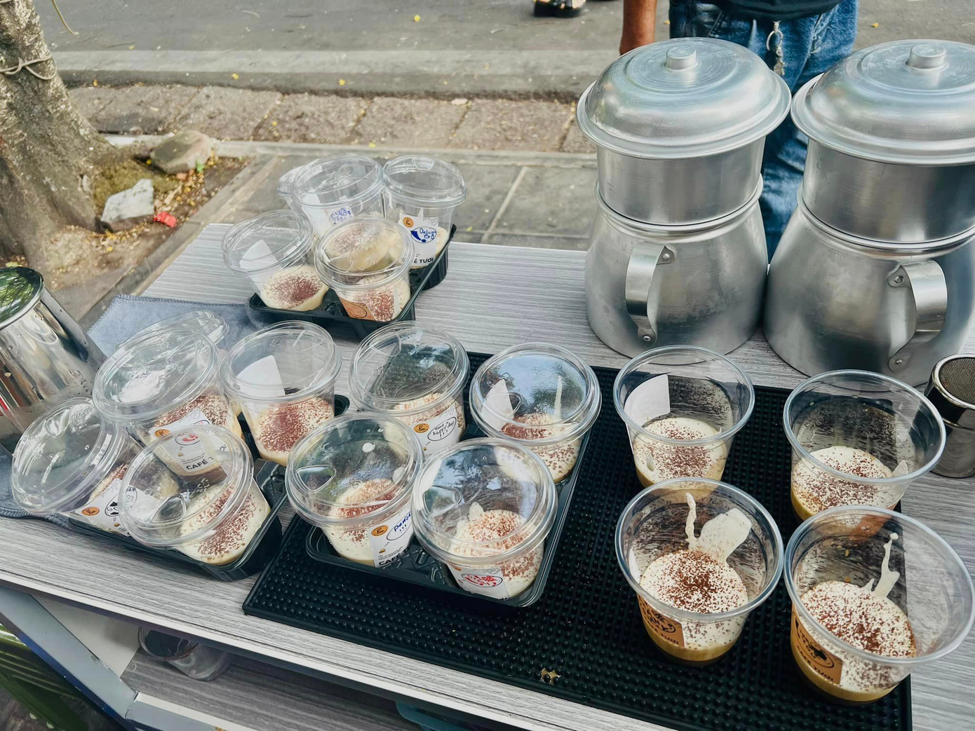 Hàng trăm cốc cafe muối được khách hàng order mỗi ngày (Ảnh: NVCC).