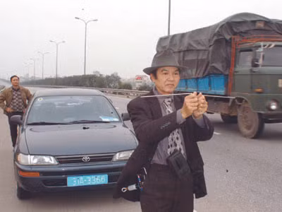 Thầy “địa lý” Bằng trong một lần thực nghiệm trên đường Pháp Vân - Cầu Giẽ 