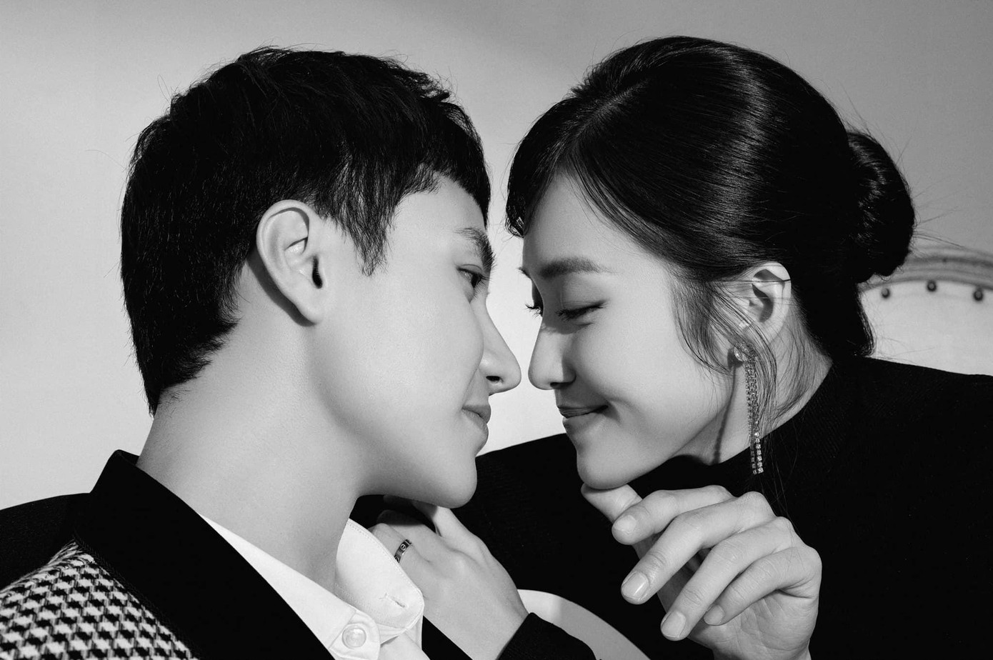 Khoảnh khắc tình tứ, ngọt ngào khiến cặp đôi vướng tin đồn "phim giả tình thật". Khoảnh khắc tình tứ, ngọt ngào khiến cặp đôi vướng tin đồn "phim giả tình thật".