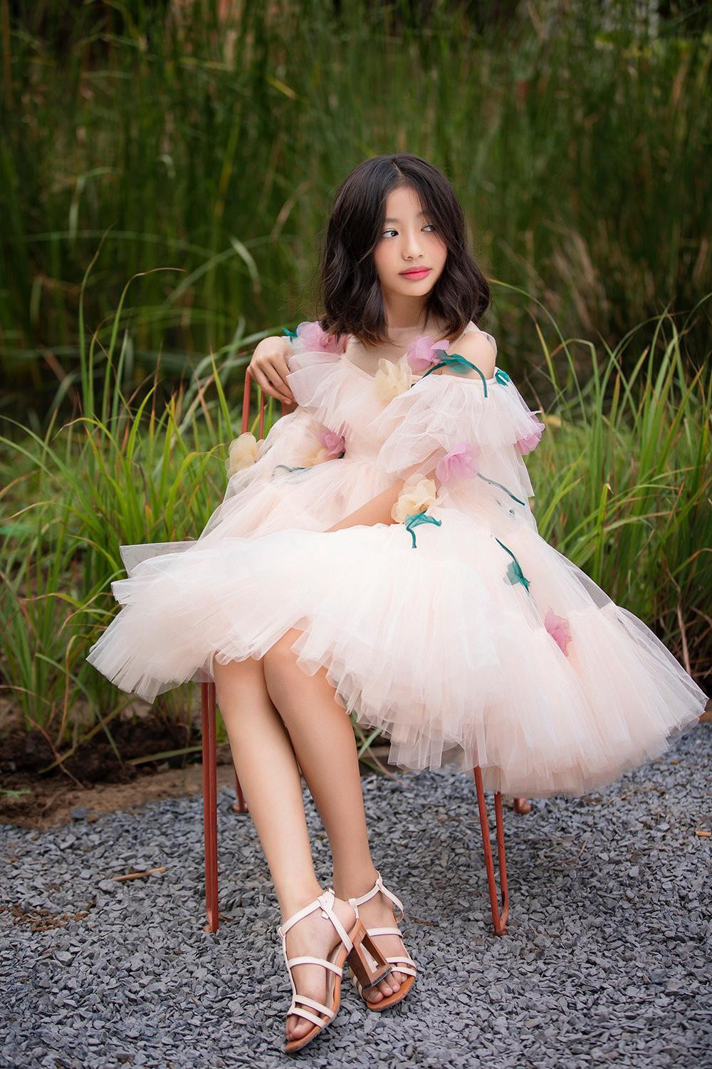 Cô bé được dự đoán sẽ là một Hoa hậu trong tương lai như mẹ mình.