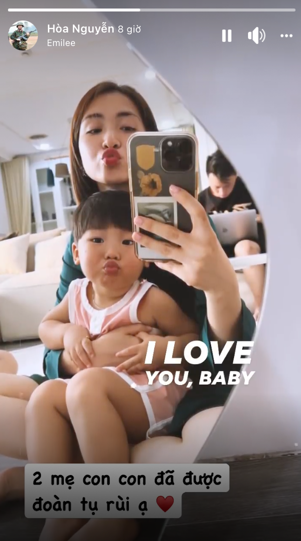 Trên mạng xã hội, con trai Hòa Minzy nổi tiếng chẳng kém mẹ.