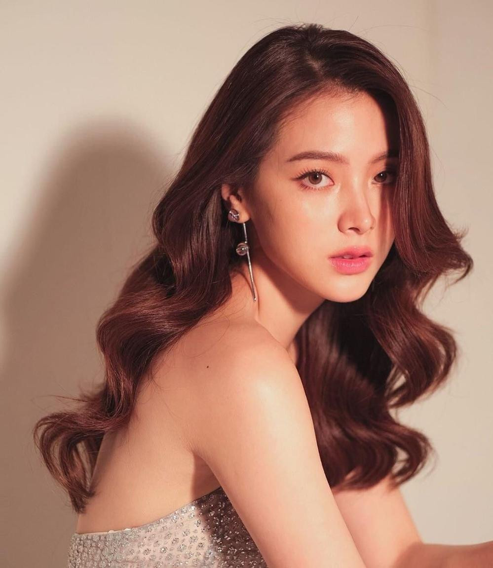 Nữ diễn viên xinh đẹp Baifern Pimchanok là hình mẫu lý tưởng của trai đẹp Myanmar. Nữ diễn viên xinh đẹp Baifern Pimchanok là hình mẫu lý tưởng của trai đẹp Myanmar.