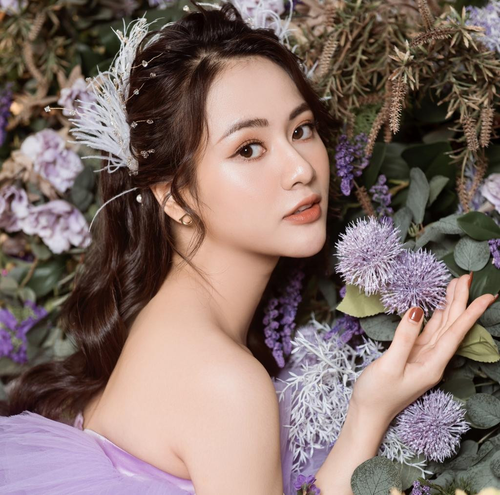 Nữ diễn viên nổi tiếng với hình tượng gái hư, phản diện.