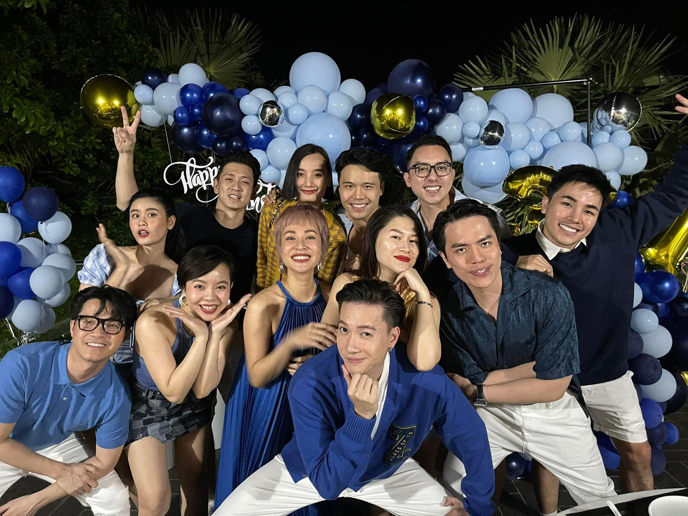 Sự vắng bóng của Ninh Dương Lan Ngọc làm dấy lên hoài nghi về mối quan hệ giữa hai người. Sự vắng bóng của Ninh Dương Lan Ngọc làm dấy lên hoài nghi về mối quan hệ giữa hai người.