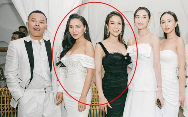 Khoảnh khắc Quỳnh Thư và Diệp Lâm Anh cùng chung khung hình trước khi tranh cãi nổ ra. Khoảnh khắc Quỳnh Thư và Diệp Lâm Anh cùng chung khung hình trước khi tranh cãi nổ ra.