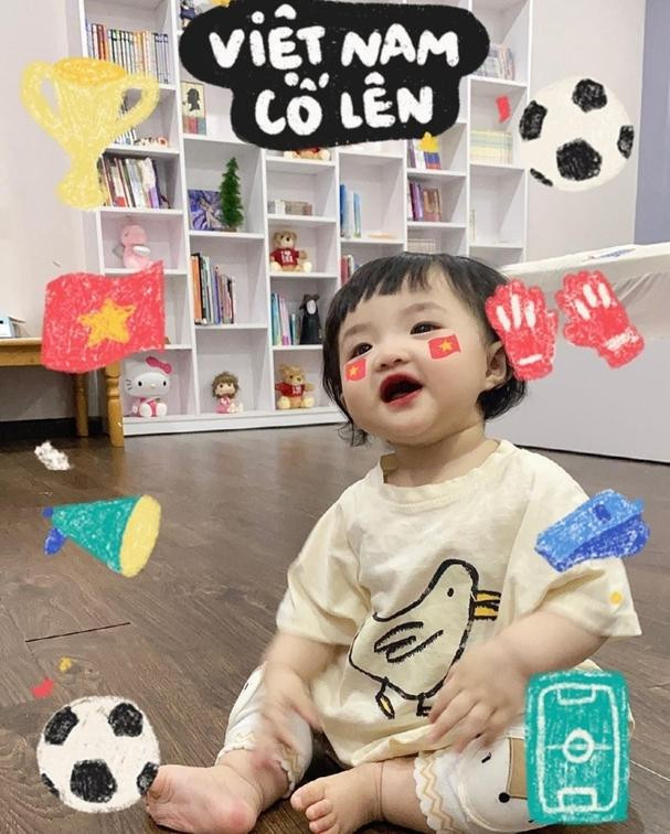 Winnie còn là một cổ động viên trung thành của đội tuyển Bóng đá Việt Nam.