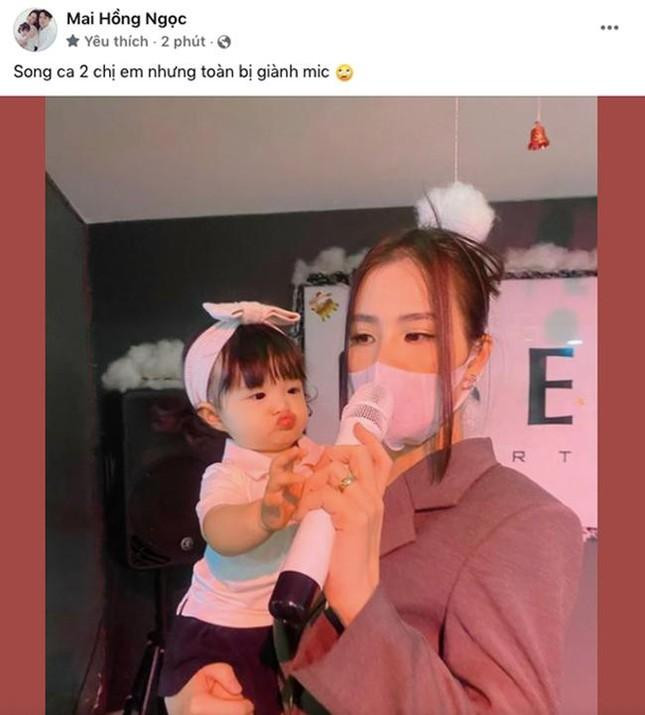 Khoảnh khắc giành mic của Winnie thu hút sự chú ý của cộng đồng mạng.