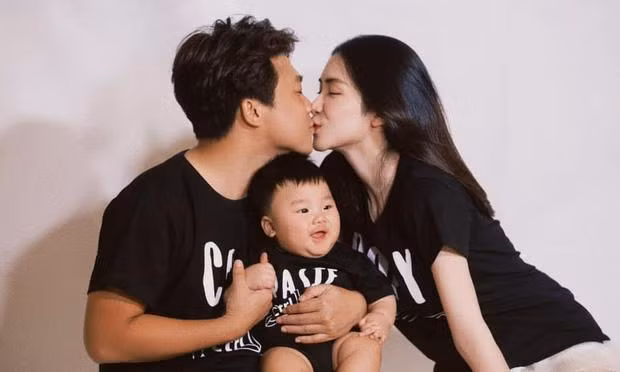 Gia đình nhỏ hạnh phúc và viên mãn của Hòa Minzy.