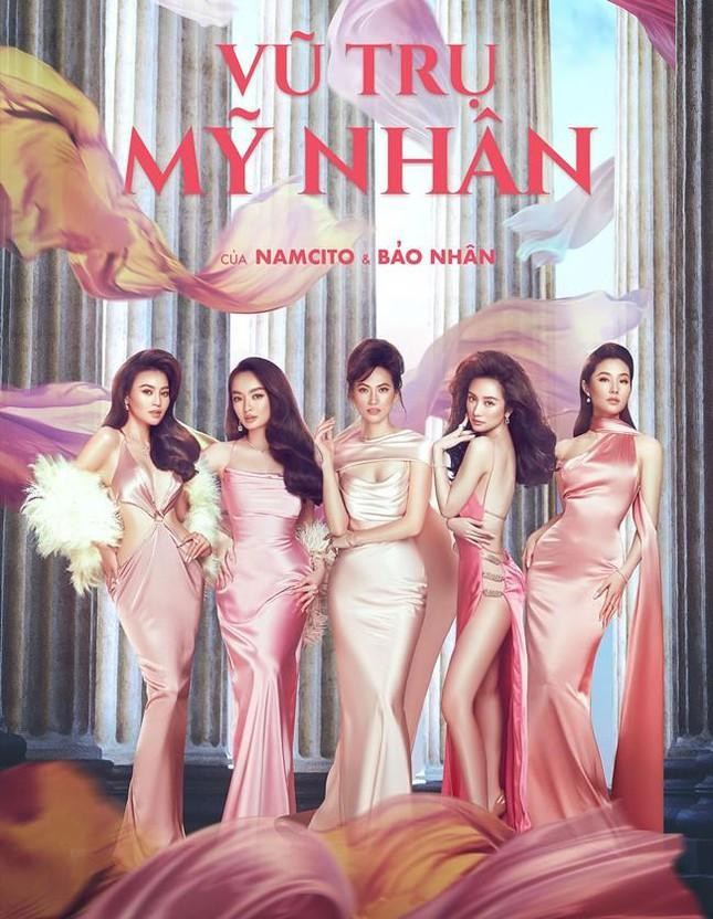 Dự án "Vũ Trụ Mỹ Nhân" thu hút sự chú ý bởi sự góp mặt của nhiều mỹ nhân nổi tiếng. Dự án "Vũ Trụ Mỹ Nhân" thu hút sự chú ý bởi sự góp mặt của nhiều mỹ nhân nổi tiếng.