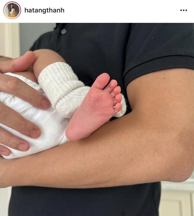 Mới đây, Hà Tăng cũng khiến người hâm mộ rần rần khi chia sẻ hình ảnh của "thế lực nhí".