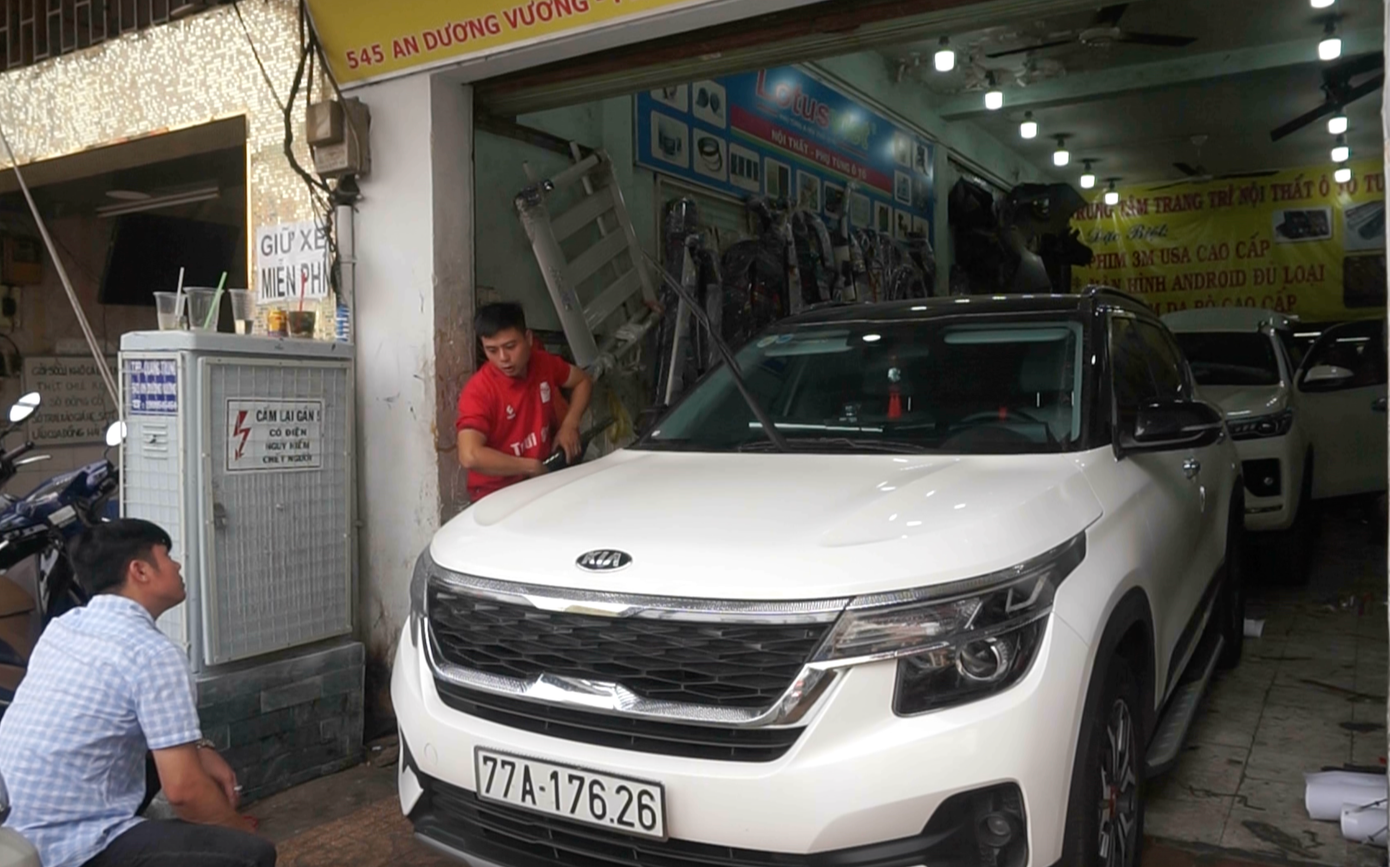 Người Sài Gòn tất bật tân trang 'xế cưng' đón Tết ảnh 2