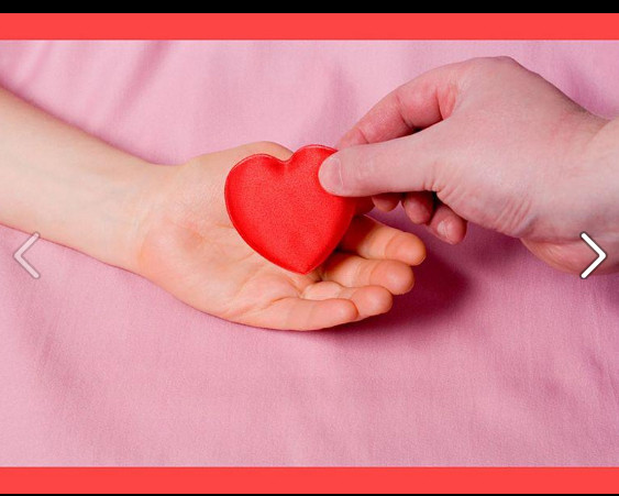 "Anh đã nắm tay em đặt tình yêu vào đó".