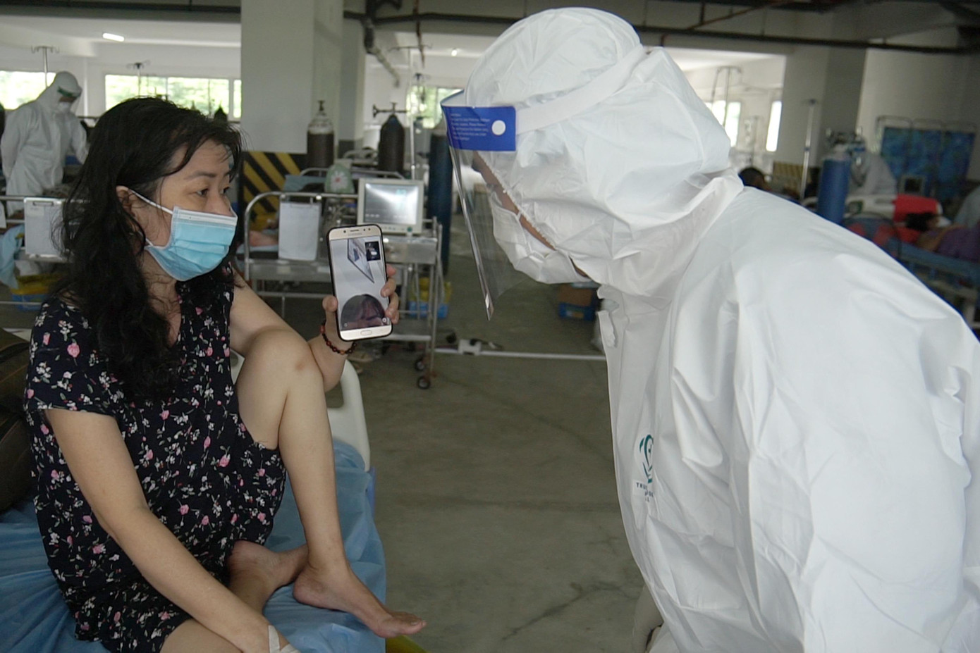 Theo cử nhân gây mê Nguyễn Hữu Lộc, việc vận hành tốt phòng cấp cứu ở Bệnh viện Dã chiến giúp xử trí kịp thời các tình huống khẩn cấp, ngăn ngừa nguy cơ diễn tiến nặng, nguy kịch của bệnh nhân.