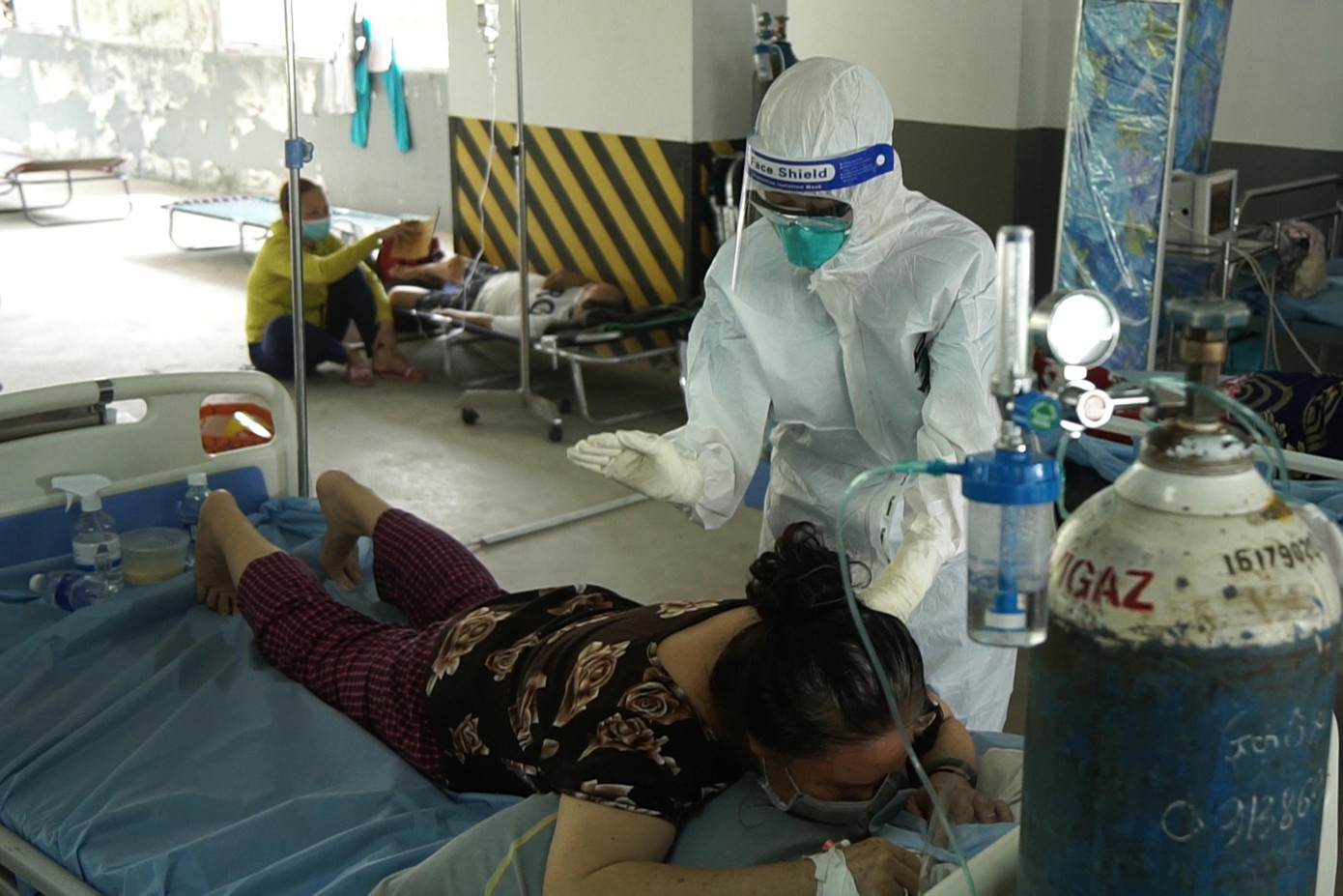 Khu Hồi sức cấp cứu nằm ở tầng hầm xe là nơi thông thoáng giữa, kết nối 3 tháp A-B-C của tòa chung cư, thuận tiện cho việc vận chuyển bệnh nhân".