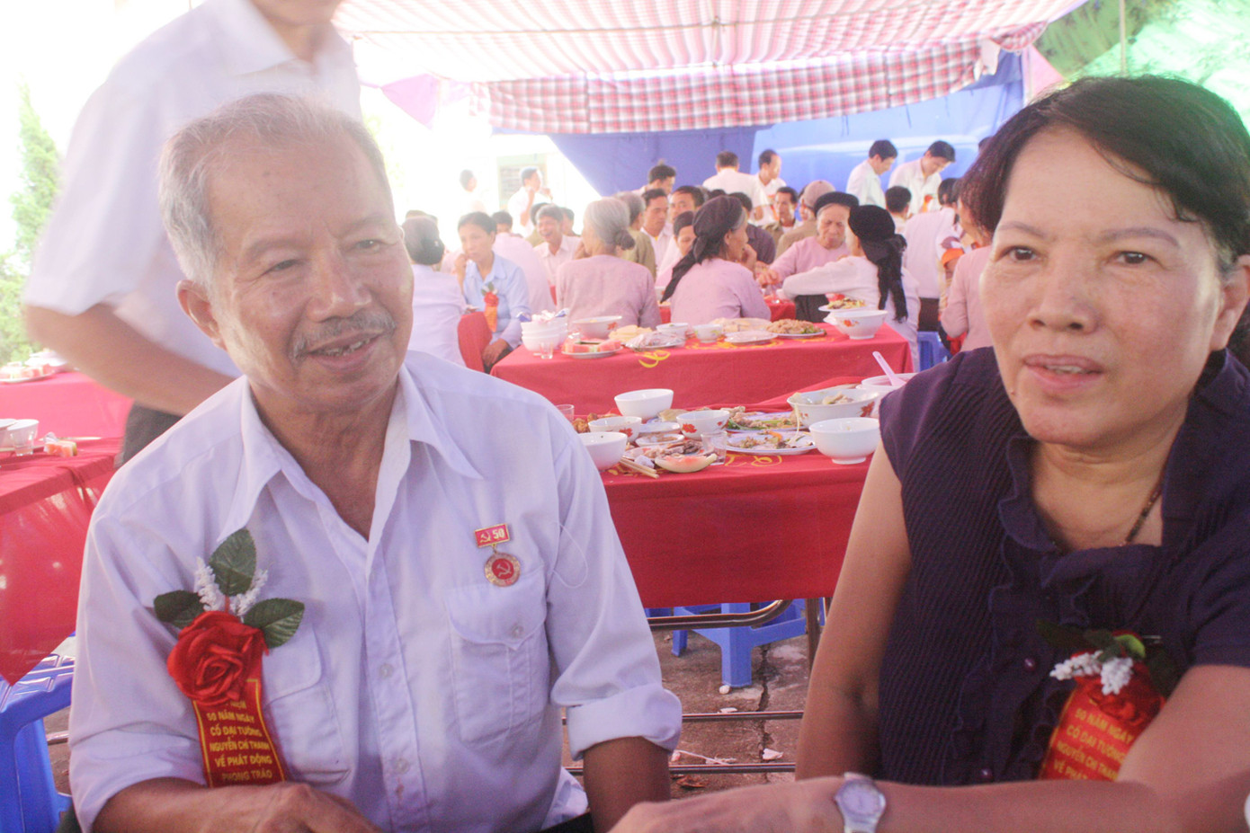 Chị Hà và ông Viện nói chuyện về gió Đại Phong