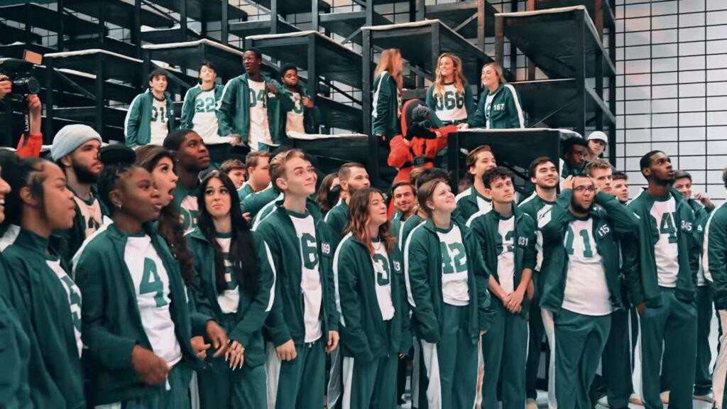 Từ trang phục người chơi đến phần hình ảnh, màu sắc trong video đều được đầu tư kỹ lưỡng. Từ trang phục người chơi đến phần hình ảnh, màu sắc trong video đều được đầu tư kỹ lưỡng.