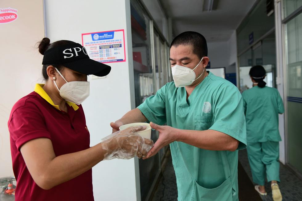 Những tô phở yêu thương được phục vụ tại các bệnh viện, trung tâm y tế không chỉ như một món ăn tinh thần chữa lành mà còn lan tỏa những giá trị tốt đẹp của văn hóa ẩm thực Việt.