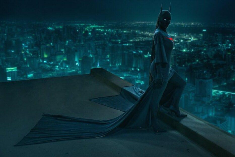 Đâu chỉ Harry Potter, dân tình còn đưa cô Kim sang vũ trụ DC luôn rồi đây này! Đâu chỉ Harry Potter, dân tình còn đưa cô Kim sang vũ trụ DC luôn rồi đây này!