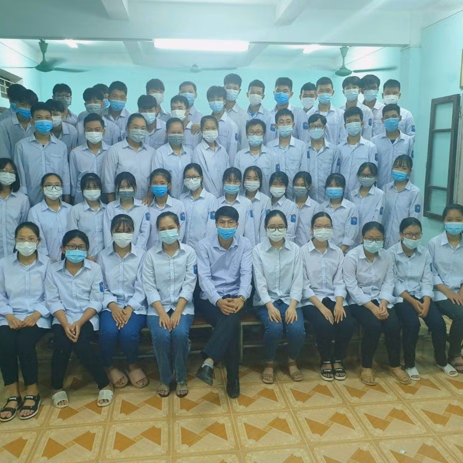 Cùng nhau chụp ảnh, lưu giữ kỉ niệm một năm học thật đặc biệt khi bắt đầu bước vào cấp Ba.