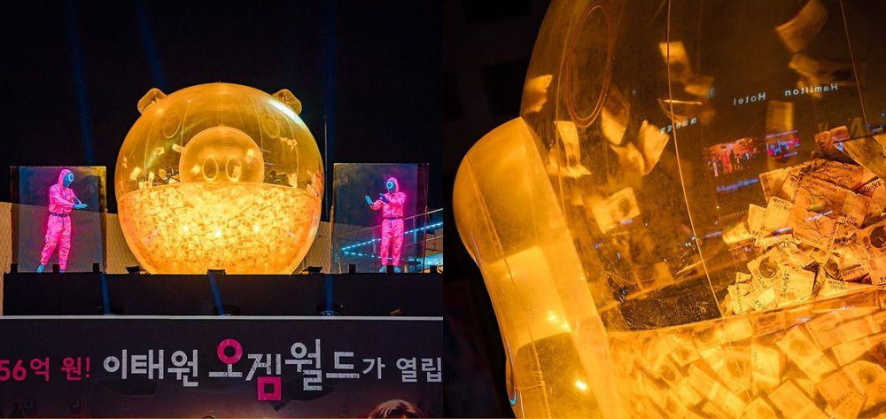 &quot;Ống heo khổng lồ&quot; 45,6 tỷ won cũng được tái hiện vô cùng sinh động, thậm chí vào ban đêm còn có các lính canh để bảo vệ tiền thưởng khủng này.