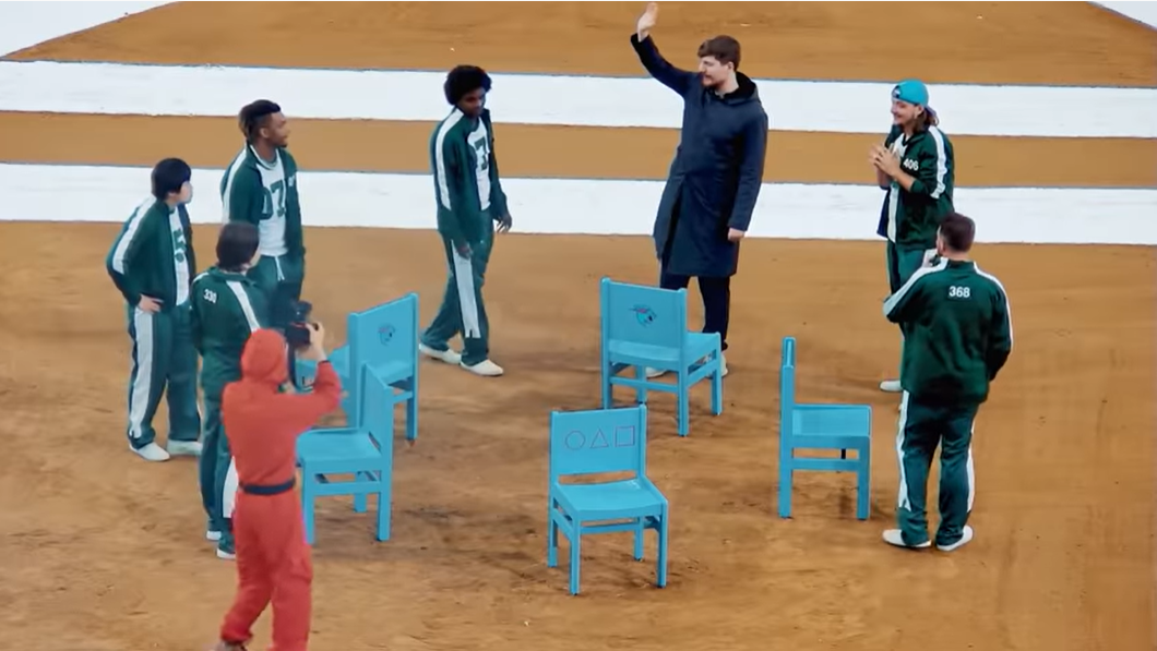 Ai không thể giành được chỗ ngồi trên ghế sẽ bị loại khỏi trò chơi. Ai không thể giành được chỗ ngồi trên ghế sẽ bị loại khỏi trò chơi.