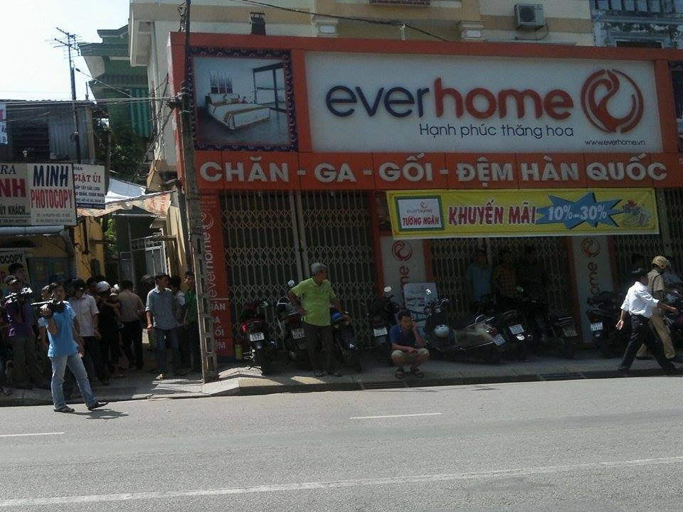 Tin mới về vụ giải cứu nữ sinh bị khống chế ở nhà riêng ảnh 9