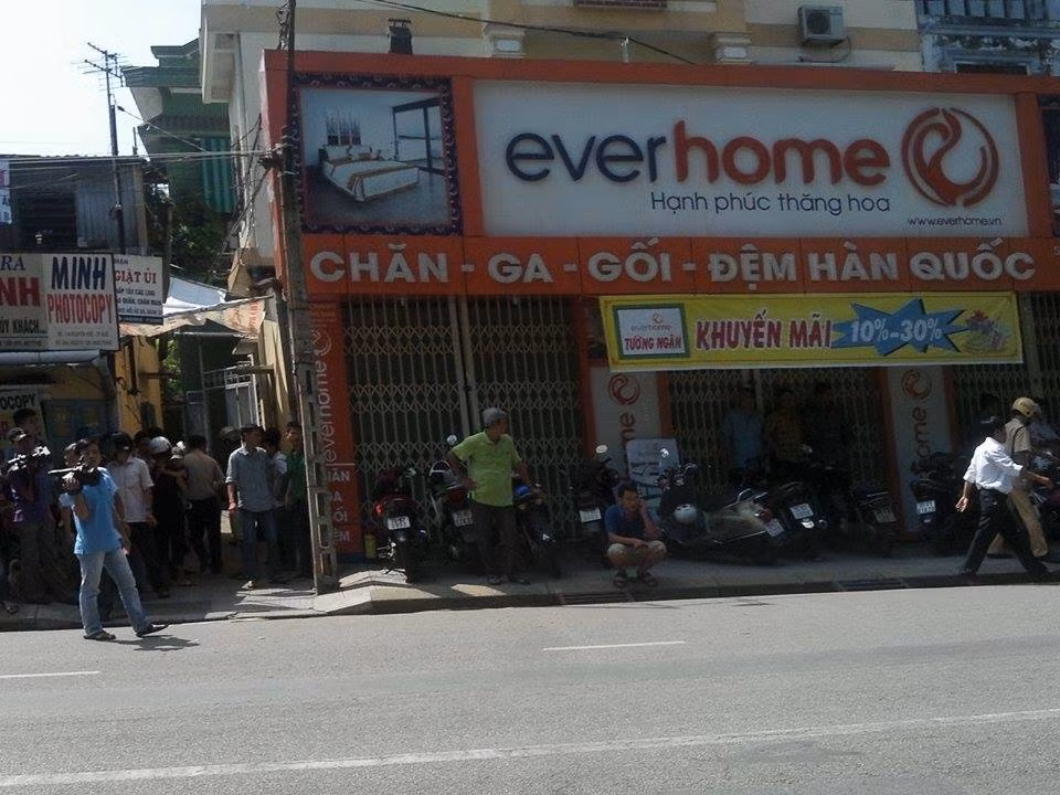 Tin mới về vụ giải cứu nữ sinh bị khống chế ở nhà riêng ảnh 9