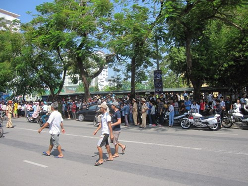 Tin mới về vụ giải cứu nữ sinh bị khống chế ở nhà riêng ảnh 7