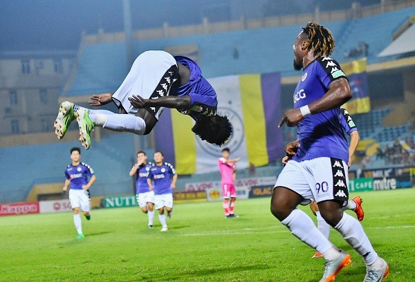 Bầu Hiển ra sân, CLB Hà Nội bất lực trước Sài Gòn FC ​ ảnh 1