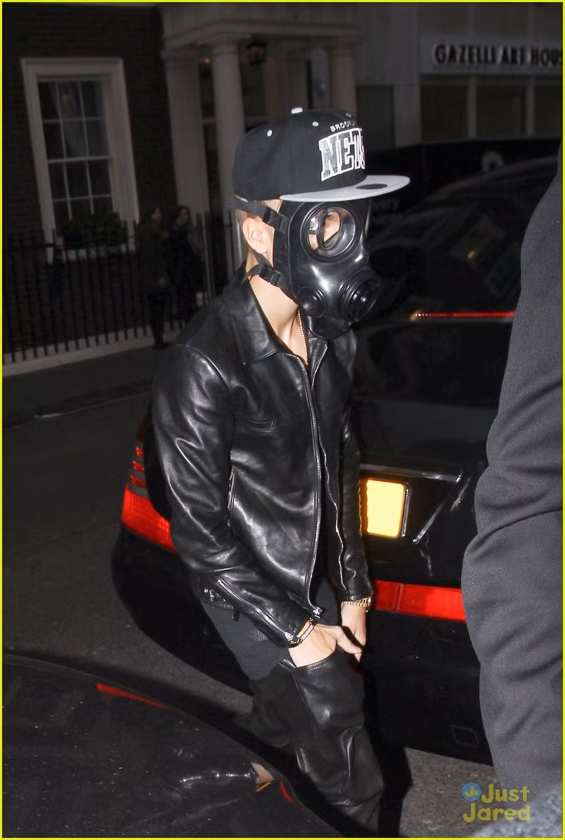 Mới đầu năm nhưng Justin liên tục gây chú ý bằng các 'chiêu trò' chứ không phải các sản phẩm âm nhạc chất lượng